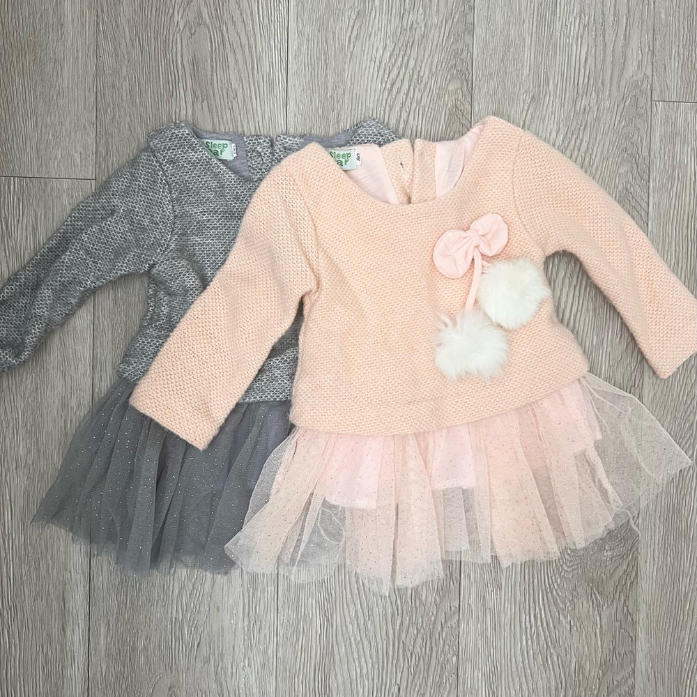 Set of 2 dresses/top size 80 or 12-24 months